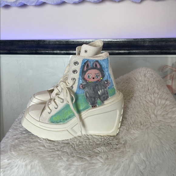 Converse hand painted customized White Platform Sneakers with Character By me - Picture 5 of 16